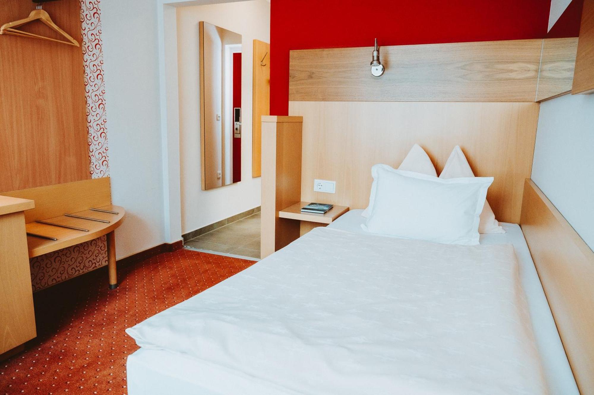 Hotel Bruecklwirt Niklasdorf Eksteriør bilde